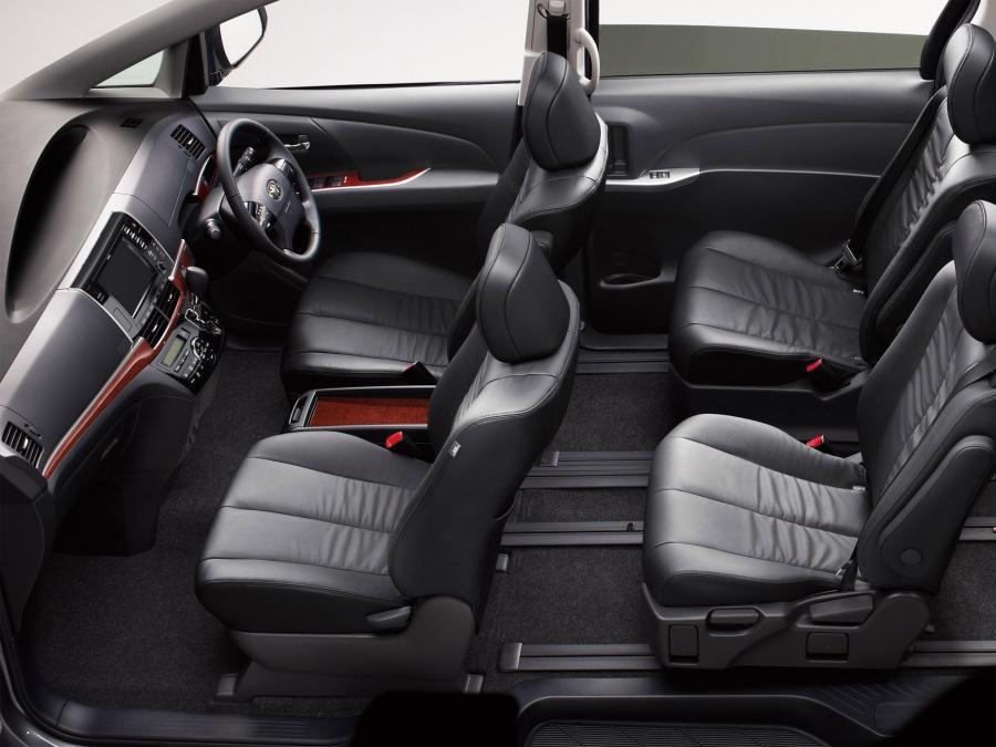  Toyota Estima Aeras 2012 года  (фото 3 из 5)